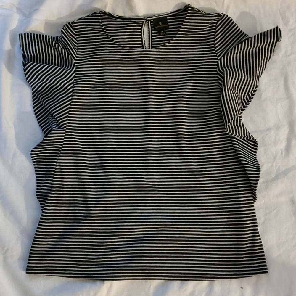 Cute stripped shirt medium